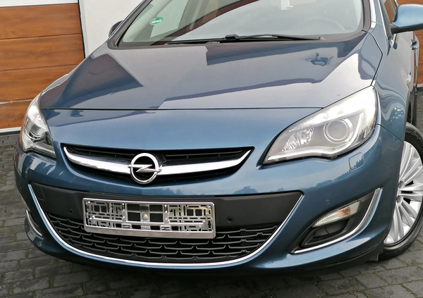 Opel Astra cena 28900 przebieg: 212000, rok produkcji 2013 z Września małe 781